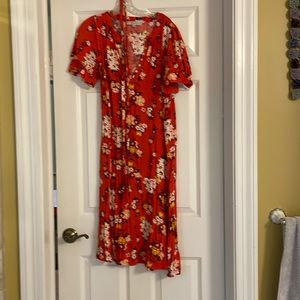 Petite loft red floral dress